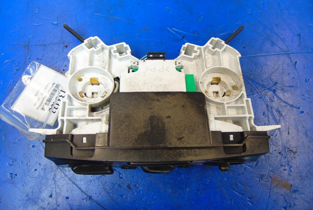 фото №3, Mazda mpv ii панель обдув