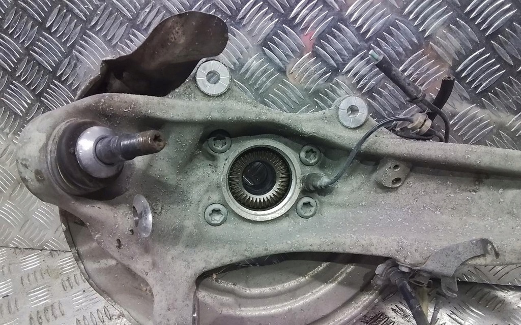 фото №5, Bmw seria 5 g30 g31 поворотний кулак ліва ступиця 4x4