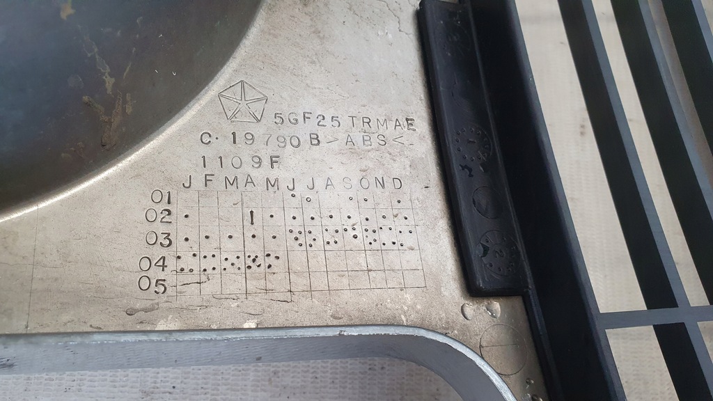 фото №14, Jeep cherokee liberty 01-решётка радиатора решётка радиатора радиатора or