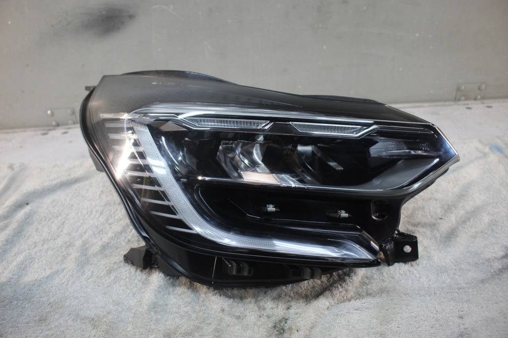 фото №1, Лампа правая перед renault captur full led 260104900r