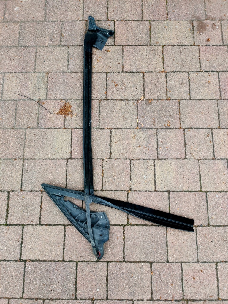 фото №1, Bmw f44 молдинг дверь прокладка левый перед 7483103