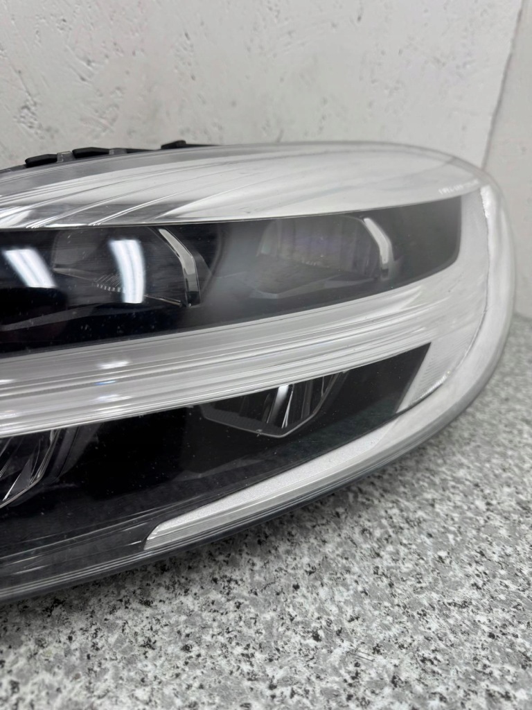 Фара лівий перед full led volvo v40 2 2012-2018r 31677020 рестайлінг Зі Шроту