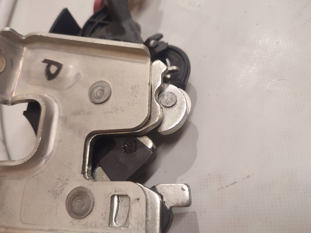 фото №5, Renault laguna iii замок правий задня kombi 88391003r