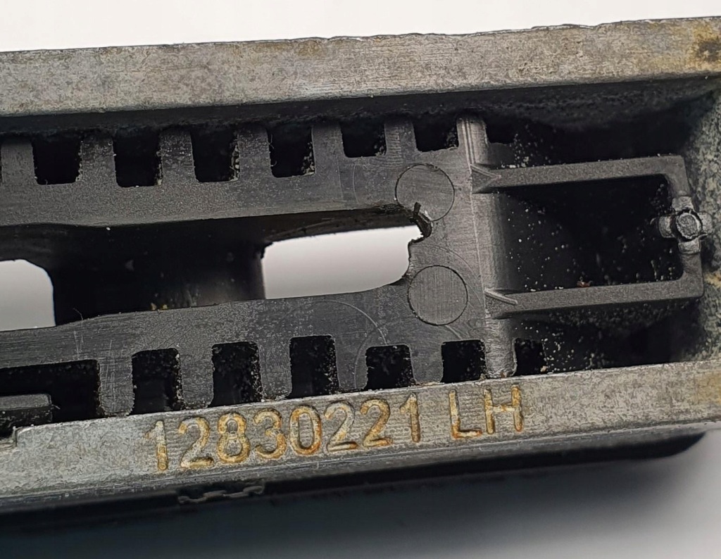 Засов защёлка крыша левый saab 9-3 93 12830221 в Украине