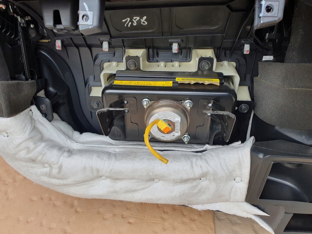 фото №6, Консоль панель приладів приладова pulpit подушка подушка безпеки ремені kia sportage iii uk