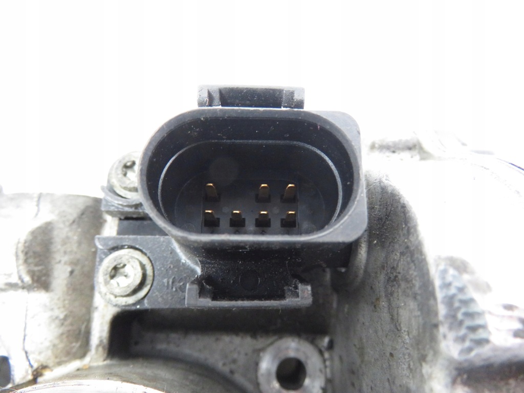 фото №7, Дроссельная заслонка vw golf iv 1.8 06a133064m