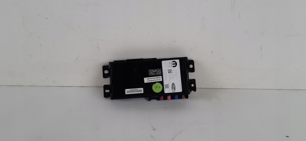 Купить Jeep grand cherokee wl модуль телематика 68427894ac