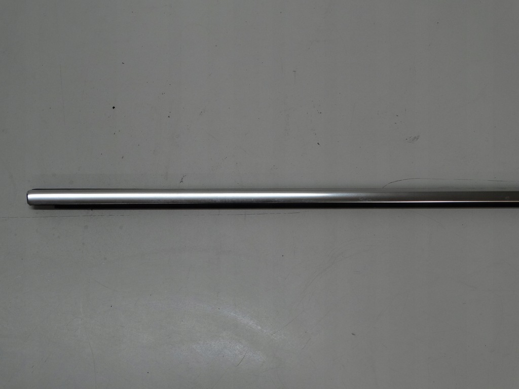 фото №4, Молдинг уплотнитель правый перед renault laguna iii