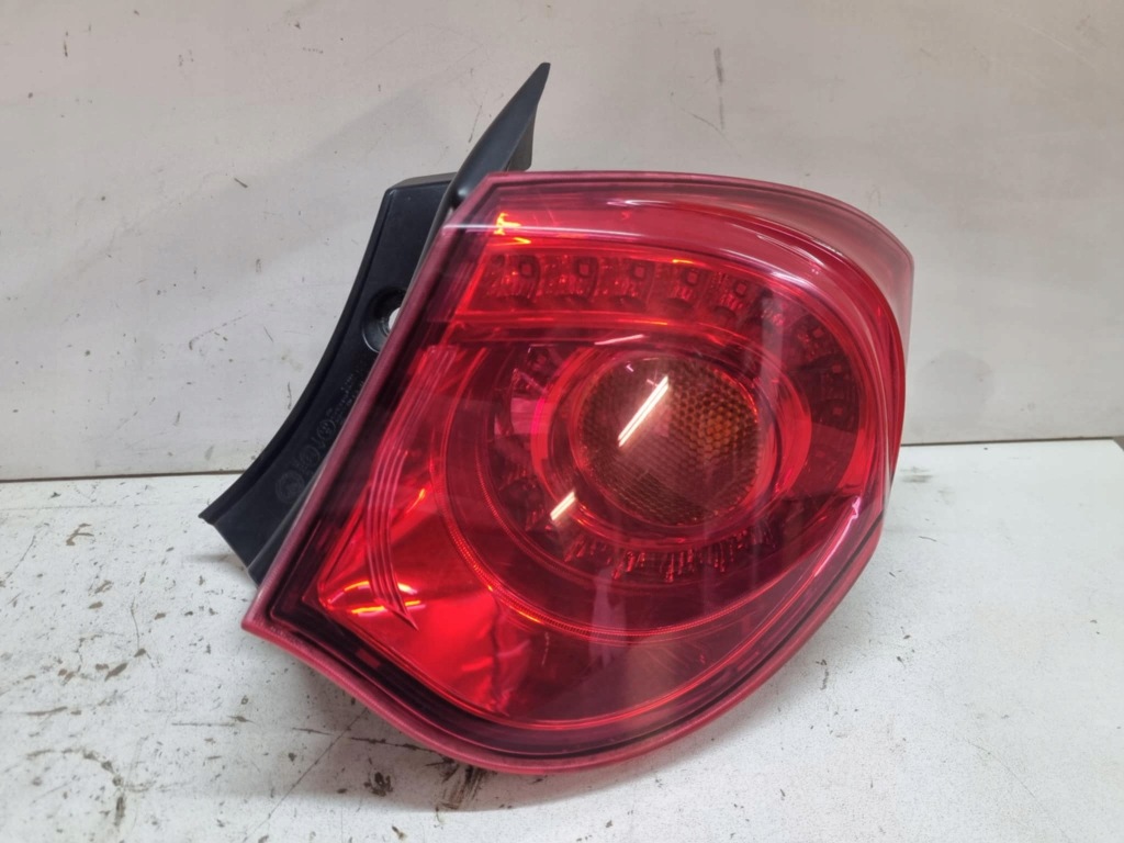 Купить Фара задний  задняя правый  alfa romeo giulietta led оригинальный номер 50513612