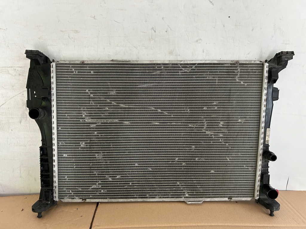 Купити Радіатор води mercedes w176 c117 45 amg a0995006603