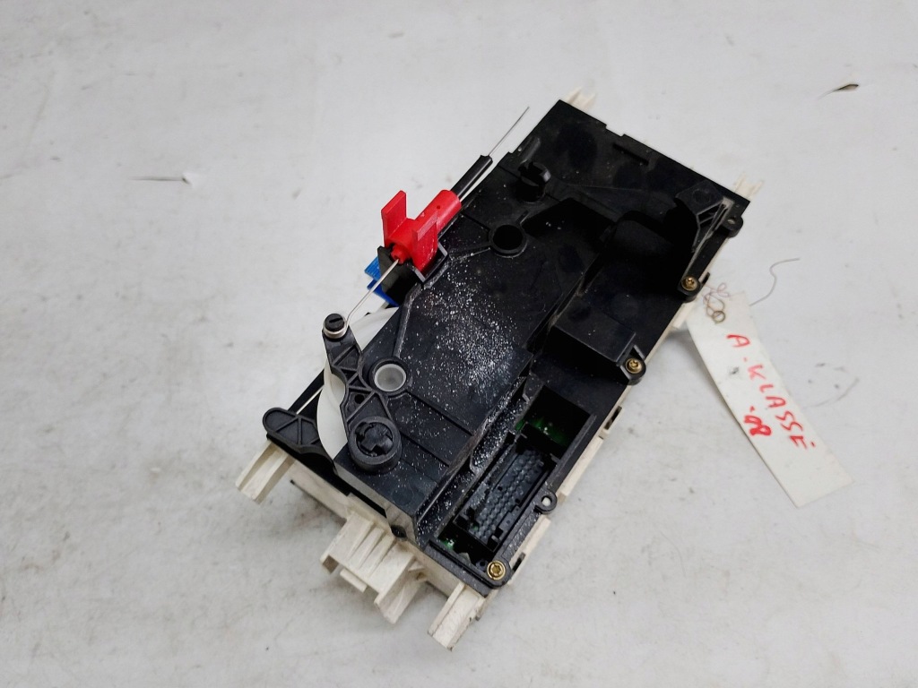 Mercedes панель обдув 1688300485 європа Зі Шроту