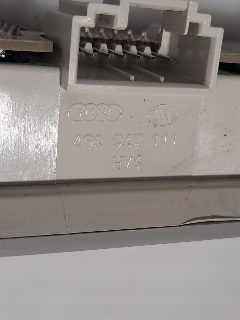 фото №16, Audi a6 c7 2015r лампа стельовий освітлення кабіни перед задня 4g0947111