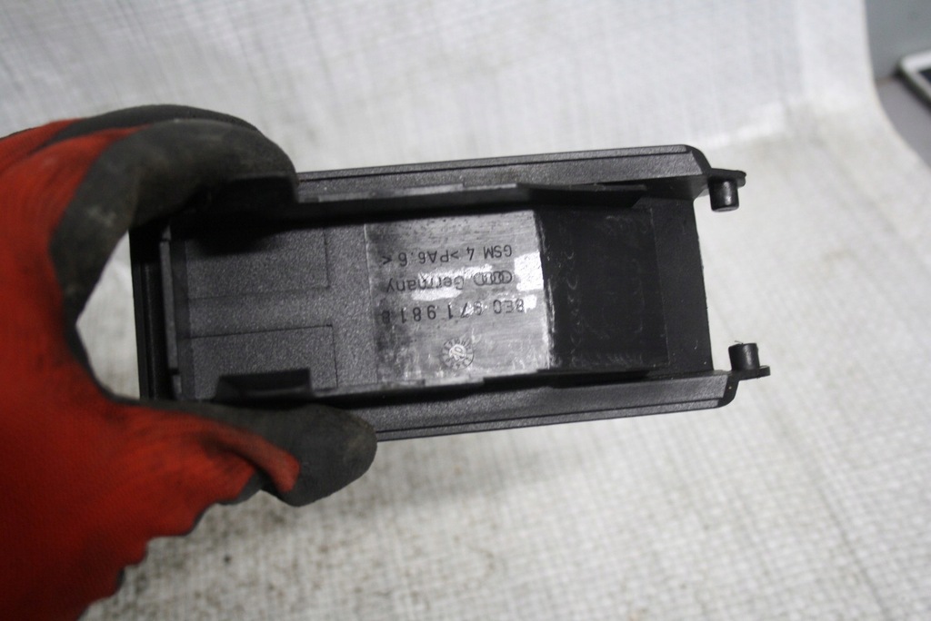 фото №4, Защита кабели разъёмы сиденье audi a4 b6 8e0971981