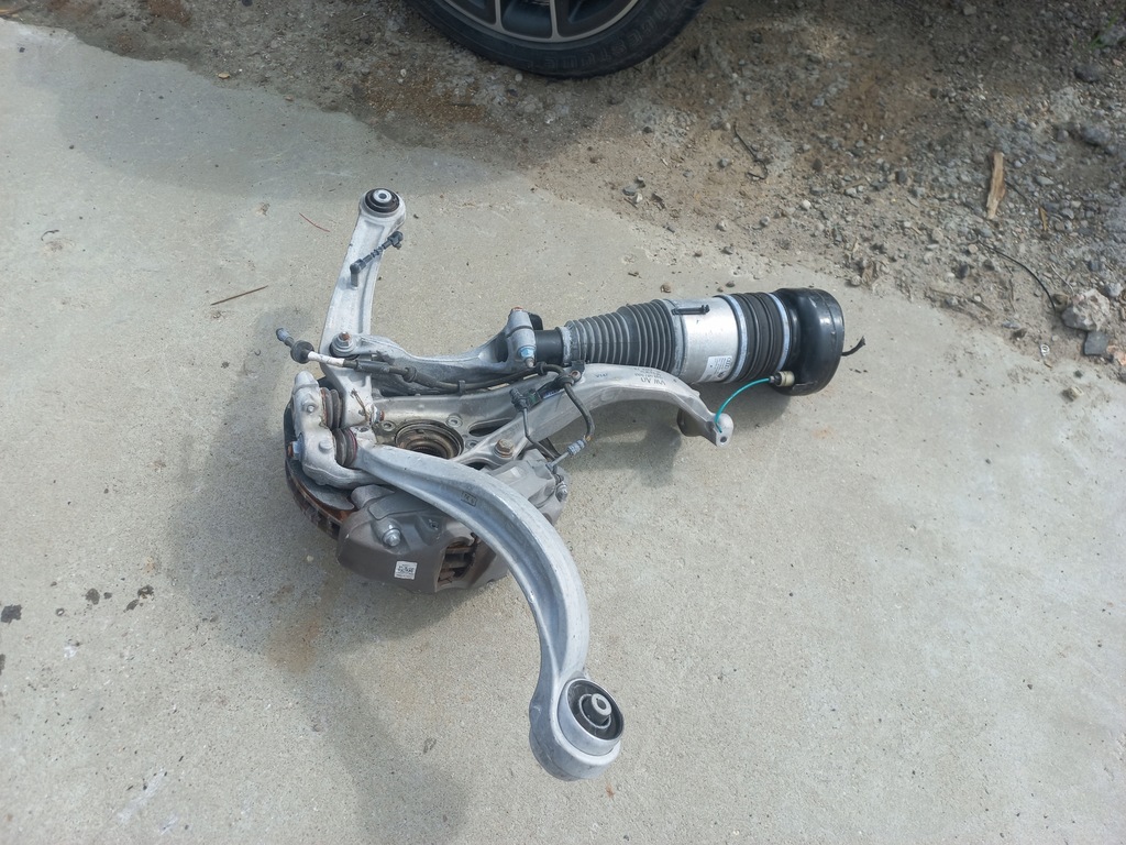 фото №12, Audi q7 3.0 15- поворотный кулак рычаг амортизатор правый