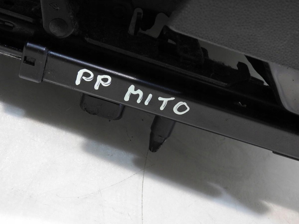 фото №2, Сидіння правий перед alfa romeo mito