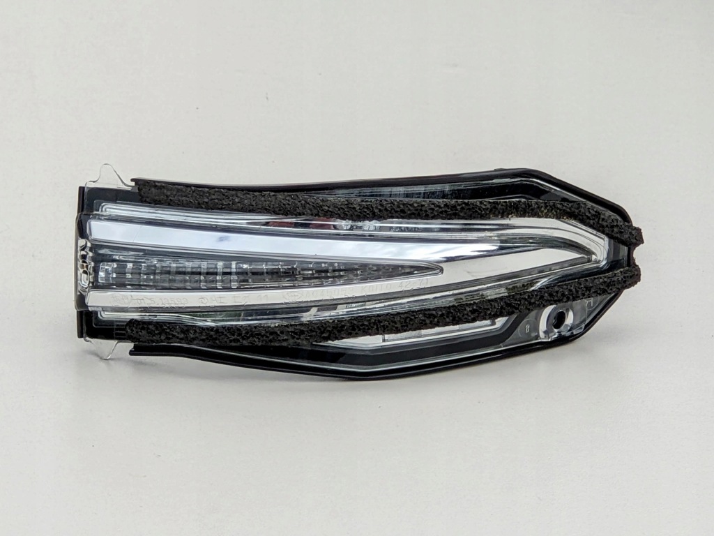 фото №1, Rav4 iv venza 4runner правый поворотник зеркало