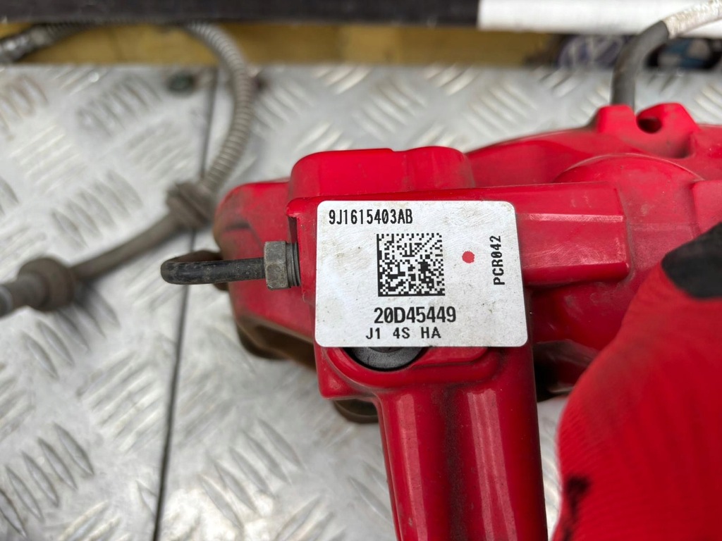 фото №6, Porsche taycan 4s суппорт taracza задняя левый правый 9j1615403ab 9j1615404ab