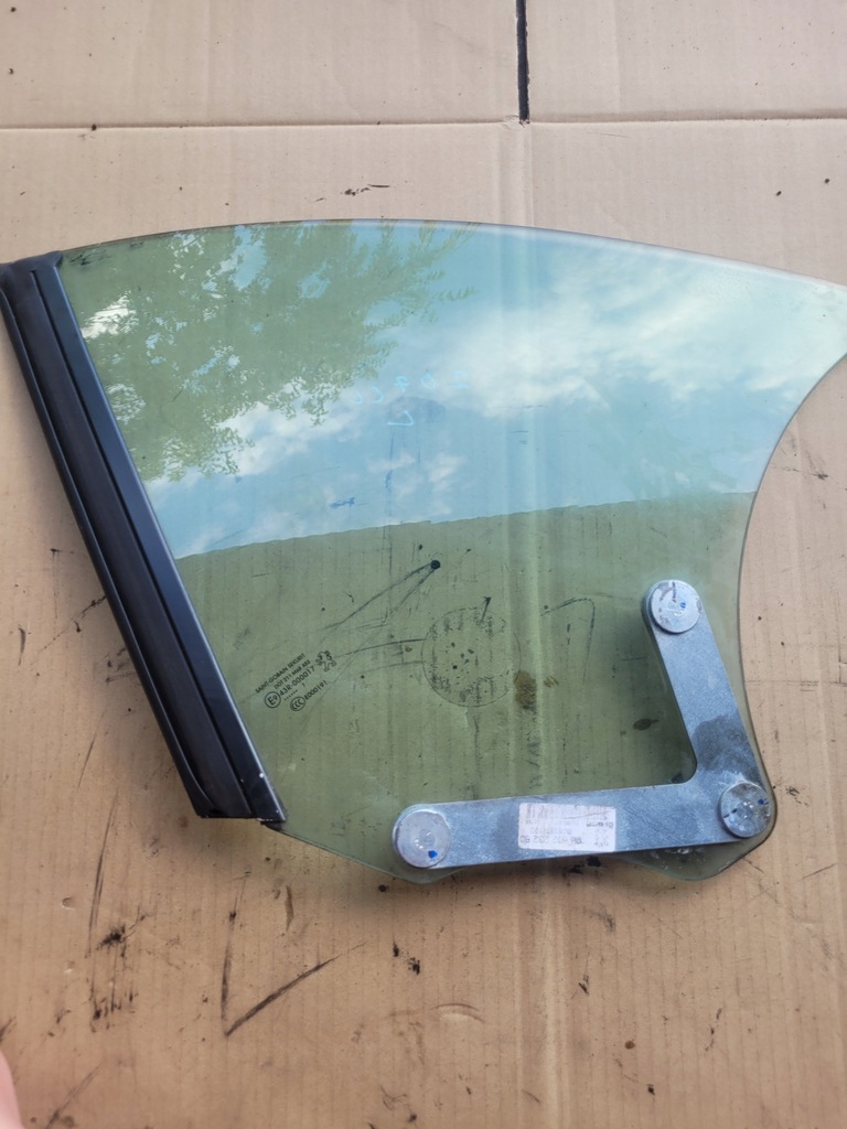 фото №1, Скло лівий задня peugeot 207 cc