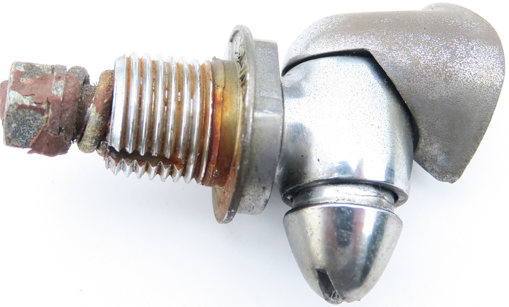 Купити Тримач  дзеркало лівого  зовнішнього vw 1500 311 typ 3