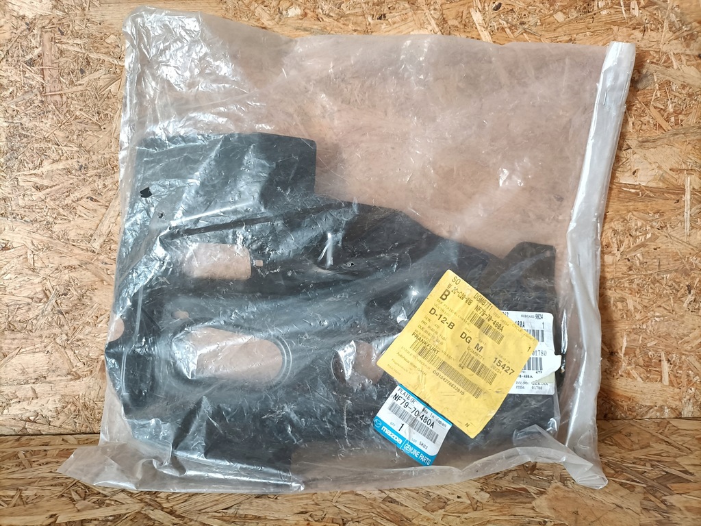 фото №9, Mazda mx-5 miata кронштейн разъём крепления лампы правый задняя nf79-70-480a