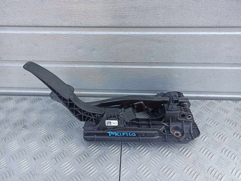 фото №1, Chrysler pacifica ii 16- педаль газу гальма 3.6 04581677ab