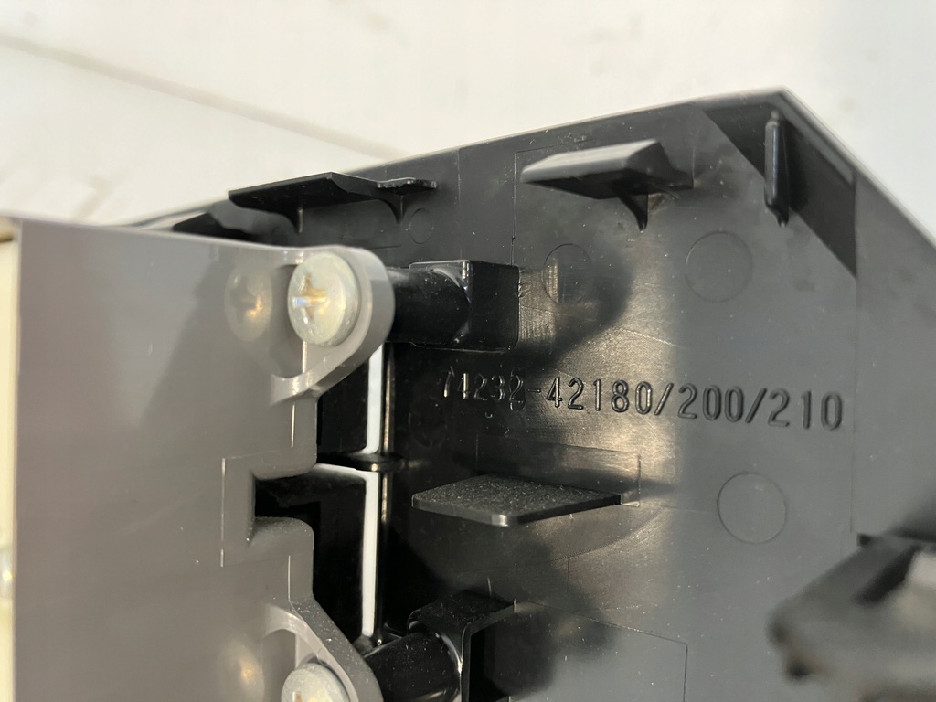 фото №11, Rav4 iv кнопка перемикач вікон передній лівий перед