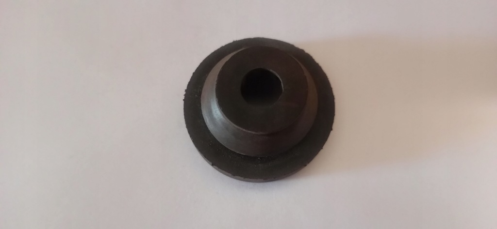 фото №1, Volvo v40 ii кронштейн резиновый элемент фильтра воздуха 8649772