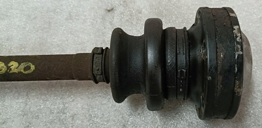 фото №2, Clk w209 320 приводной вал półośka