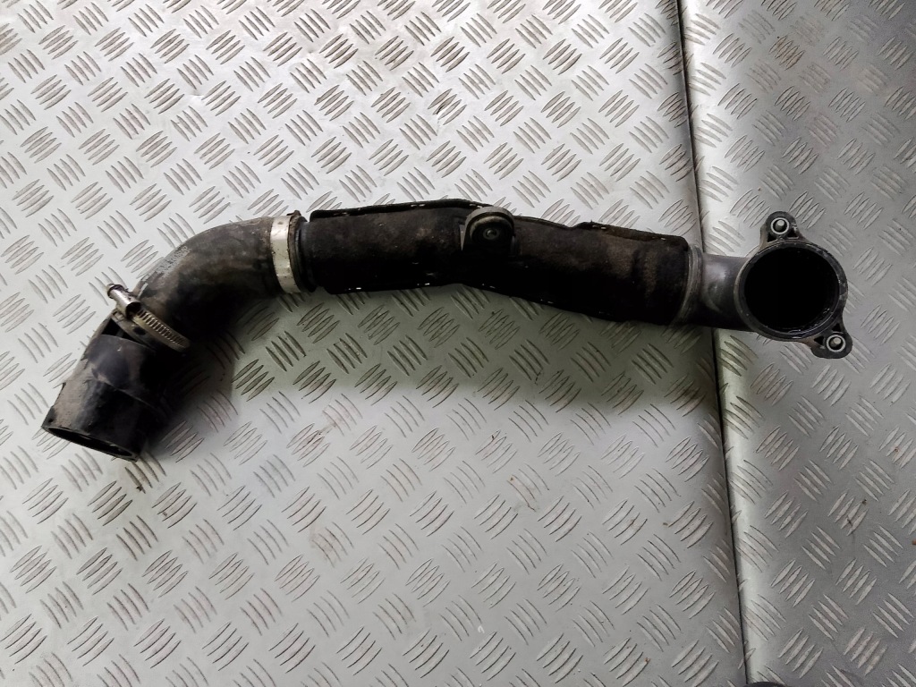 Купить Audi a3 8v sportback 5d 2014 шланг труба интеркулер 04l145828d 04l131111m