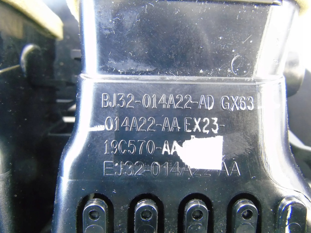 фото №7, Решітка обдув задня тунель jaguar xe x760 bj32-014a22-ad