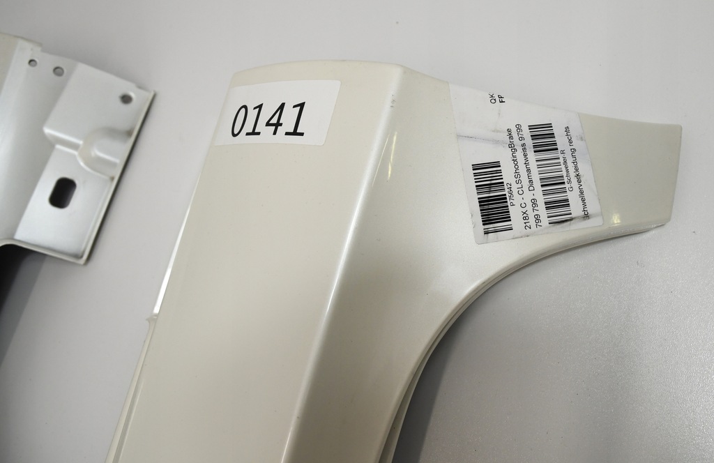 фото №8, Mercedes cls w218 amg молдинг порог порог 799 правый