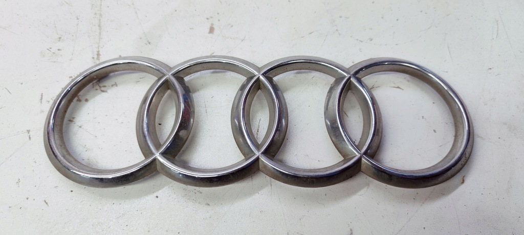 фото №1, Эмблема значок решетка перед audi a1 8x0853605