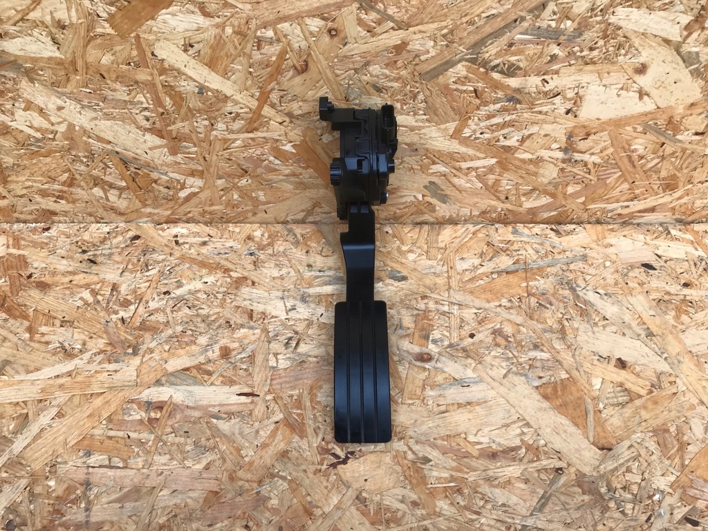 фото №1, Педаль потенциометр газа renault clio iv 180029347r