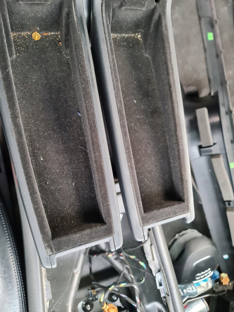 фото №8, Подлокотник перед чёрный soul audi a8 d3 lift