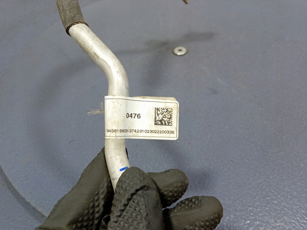 Bmw 1 f40 118i 1.5 b труба шланг масляний турбіни 9488189 в Україні