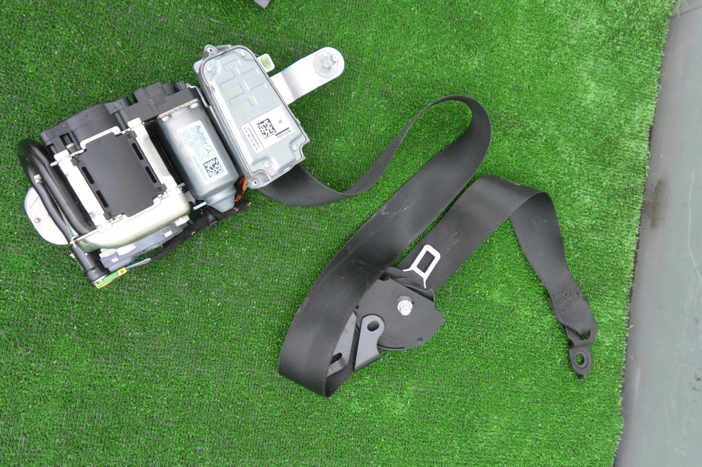 фото №8, Pas безопасности перед mercedes e-klasa w212