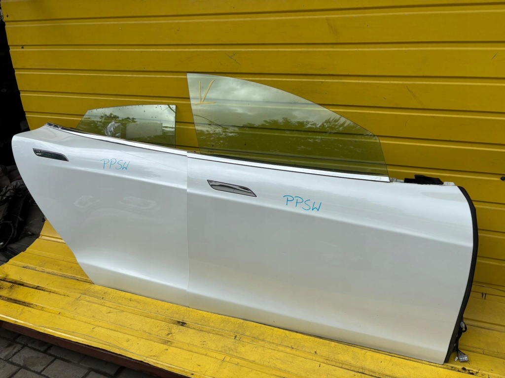 Tesla model s рестайлинг  дверь перед задняя правое  ppsw Недорого