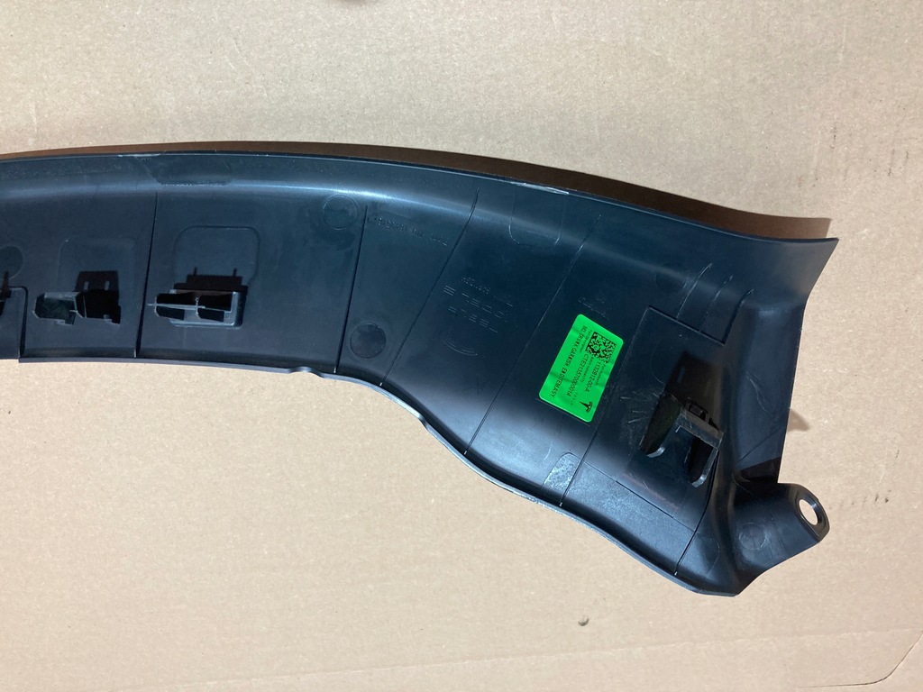 фото №6, Молдинг захист багажника верхній tesla model 3