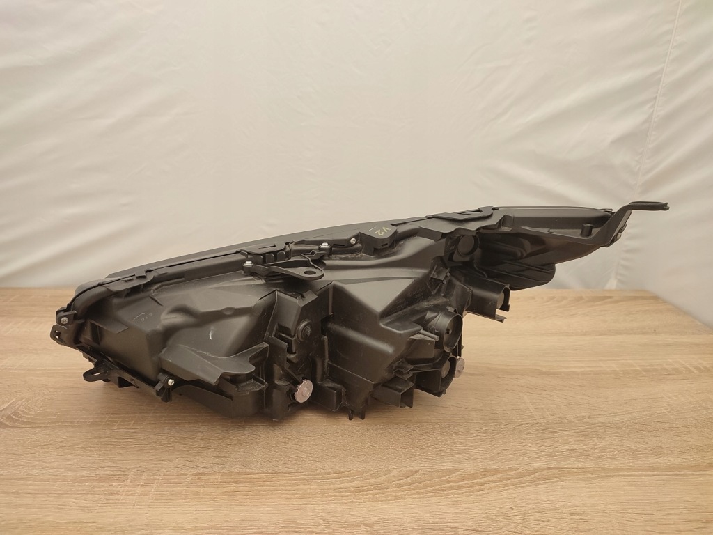 фото №2, Lexus nx lift 2018 - правий europa full led