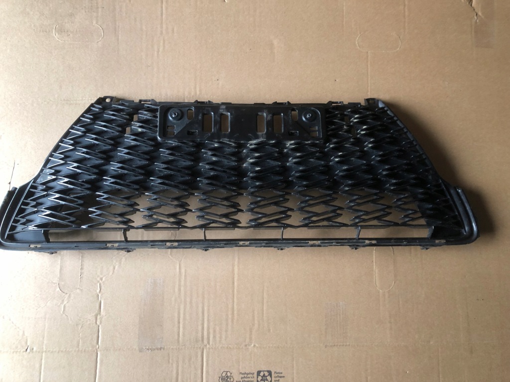 Купить Lexus ct200h f-sport lift решётка бампера нижняя