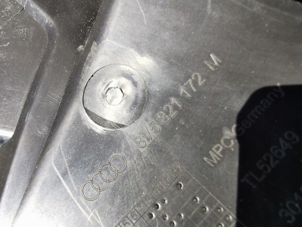 фото №8, Audi rs3 8v 8v5 8v4 lift 16- подкрылок передние правое 8v5821172m