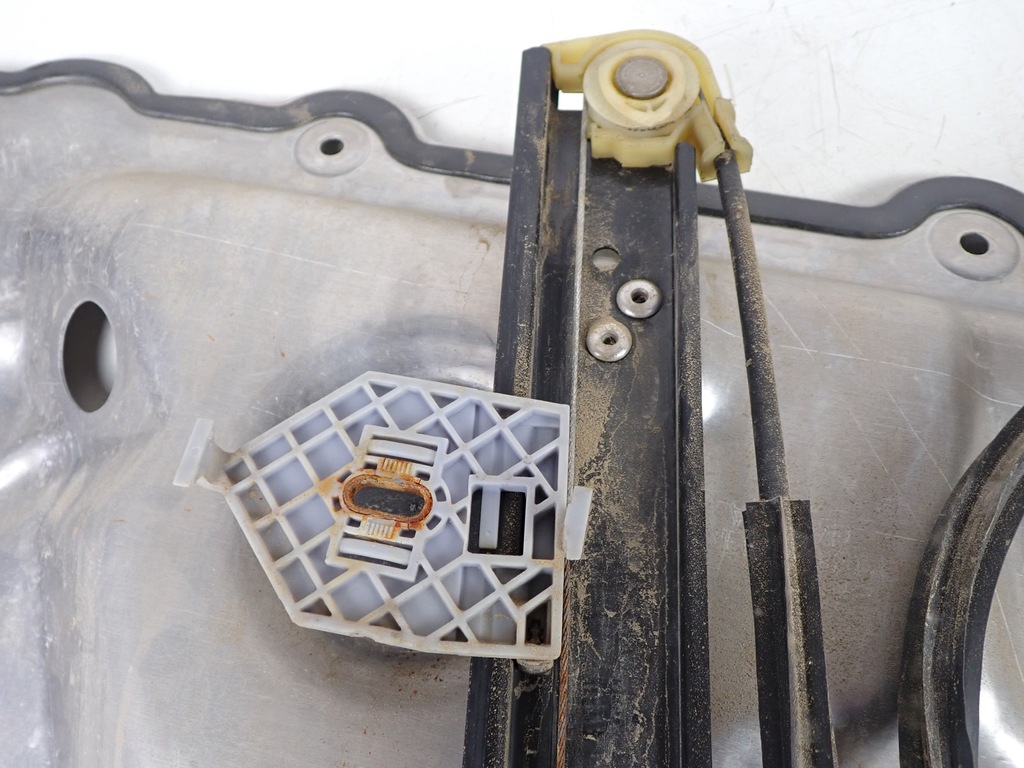 фото №8, Механізм підйому скло правий задня audi a8 s8 d3 5.2 fsi 4e0839850a