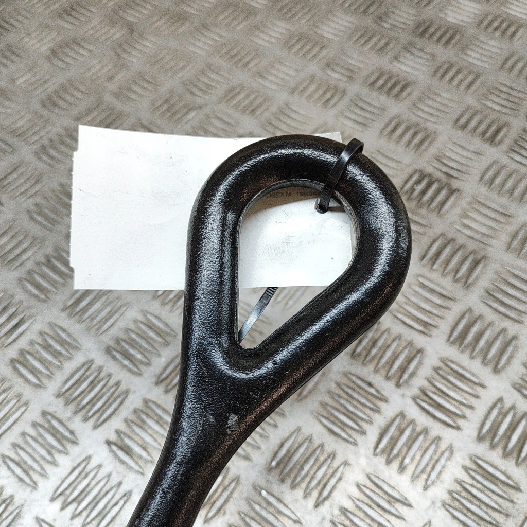 Tesla model x 2017 вушко буксирувальний / зачіп Недорого