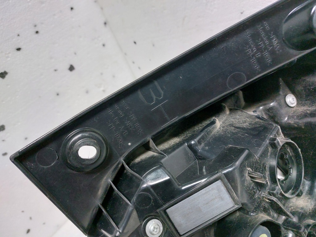 Фара задняя  левая led toyota yaris iv 20- Недорого