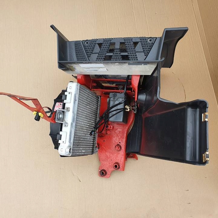 фото №7, Actros mp4 підніжка кронштейн помпа радіатор комплект