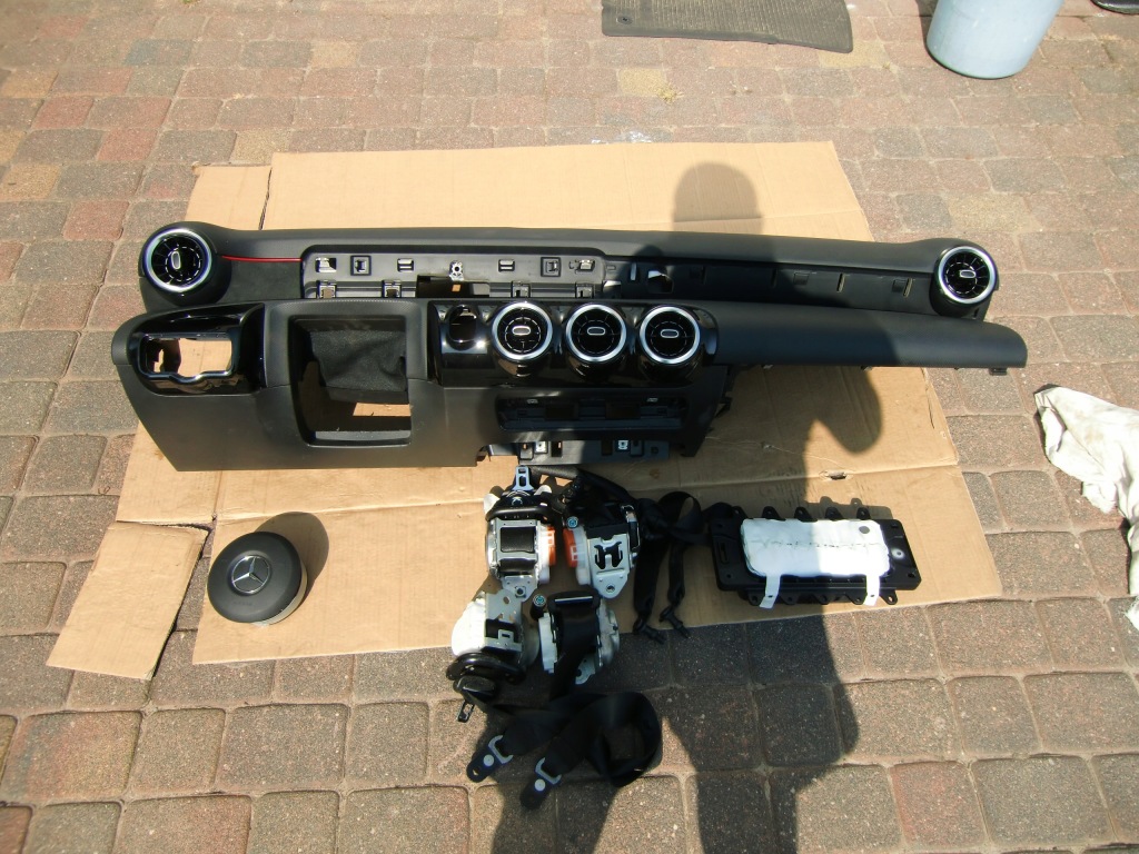 фото №1, Консоль подушки безопасности 4x ремни mercedes a klasa 177 oryg