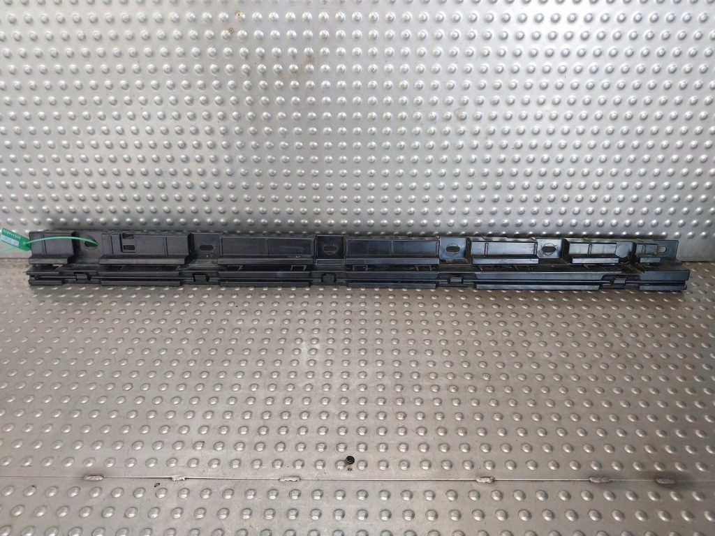 Купить Направляющая кронштейн порог левый перед 7184777 bmw f10 f11