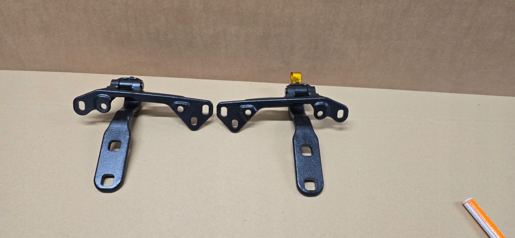 фото №1, Bmw x6 e71 правый левый петля крышки багажника задняя