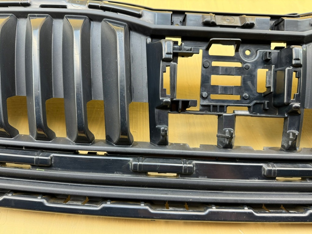 фото №4, Skoda scala 19r- решётка радиатора решётка радиатора бампера перед 657853653a