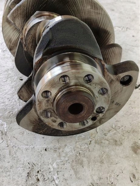 Wał коленчатый audi a4 a6 a8 vw skoda 2.5 tdi v6 059g Киев